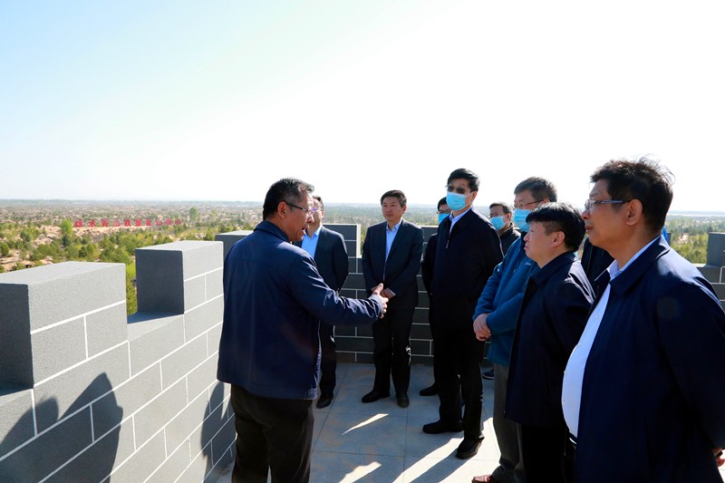 熊良虎出席省人大黄河道域陕西段生态；ず透咧柿糠⒄棺ㄌ獾餮凶富