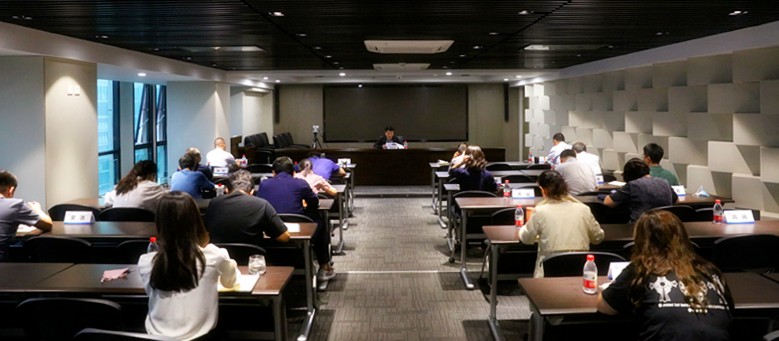 陕西J9集团集团党委理论进建中心组召开专题会议 进建贯彻习近平总书记来陕调查沉要讲话沉要批示心灵
