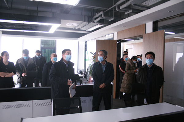 省国资委主任王海鹏到秦创原陕西J9集团集团创新中心调研